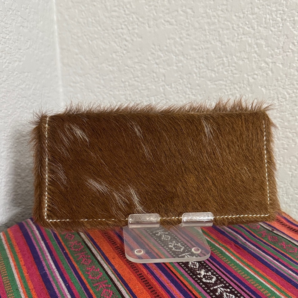 Chic Cowhide Wallet - Picture 2 of 3